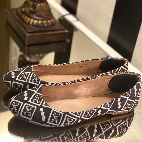 Black & White Geometric Tribal Print Ballet Flats - Picture 9 of 9